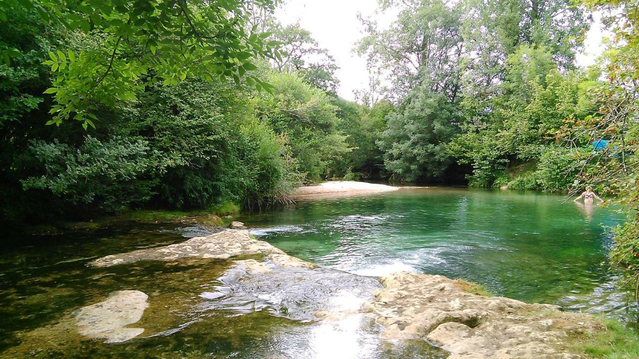 Chambre Du Sabotier - Studio Troglodytique - A 100 M Baignade En Riviere - Location De Canoe - Circuits Cyclo - Aire De Pique-Nique - 3 Restaurants Castelnaud-la-Chapelle Exterior foto